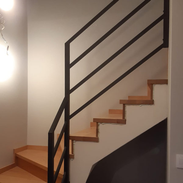 Balustrady schodowe zewnętrzne