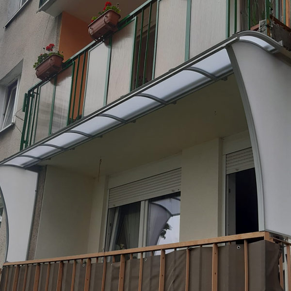 Zadaszenie balkonu ze ściankami bocznymi