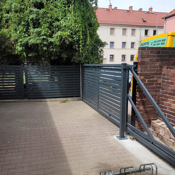 Ogrodzenie aluminium wraz z bramą przesuwną