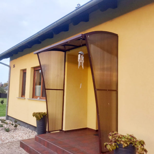Wiatrołapy Zadaszenia ogrodowe wykonane z aluminium lub stali. Poliwęglan komorowy, lity, szkło