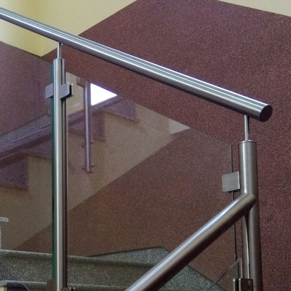 Balustrada z wypełnieniem szklanym