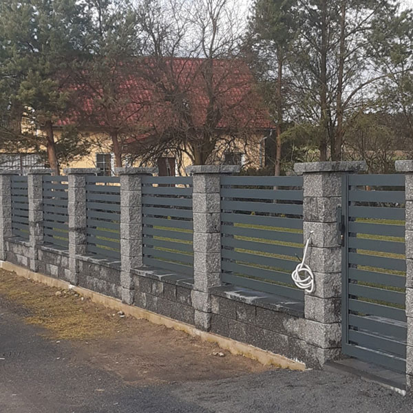 Ogrodzenie, brama z siłownikiem