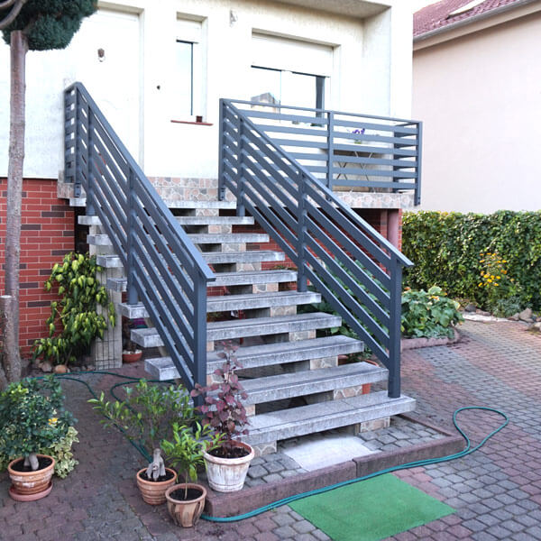 Balustrady schodowe zewnętrzne